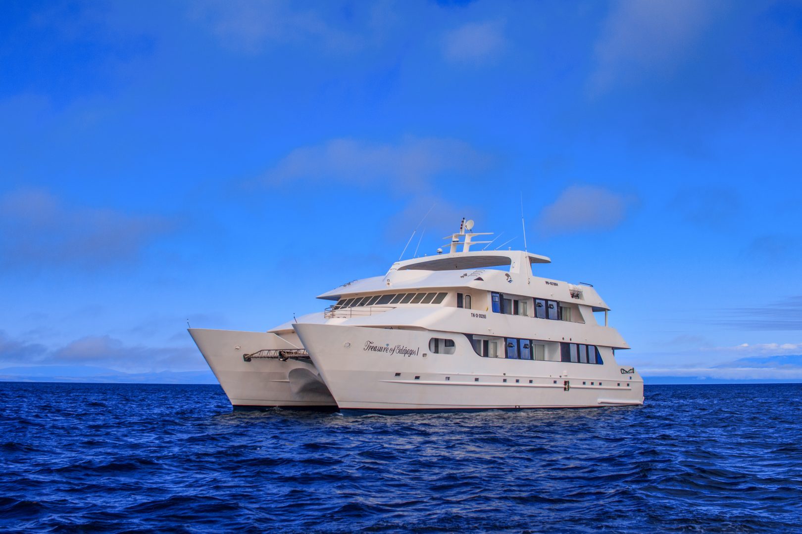 Galapagos Small Ship & Yacht Cruises